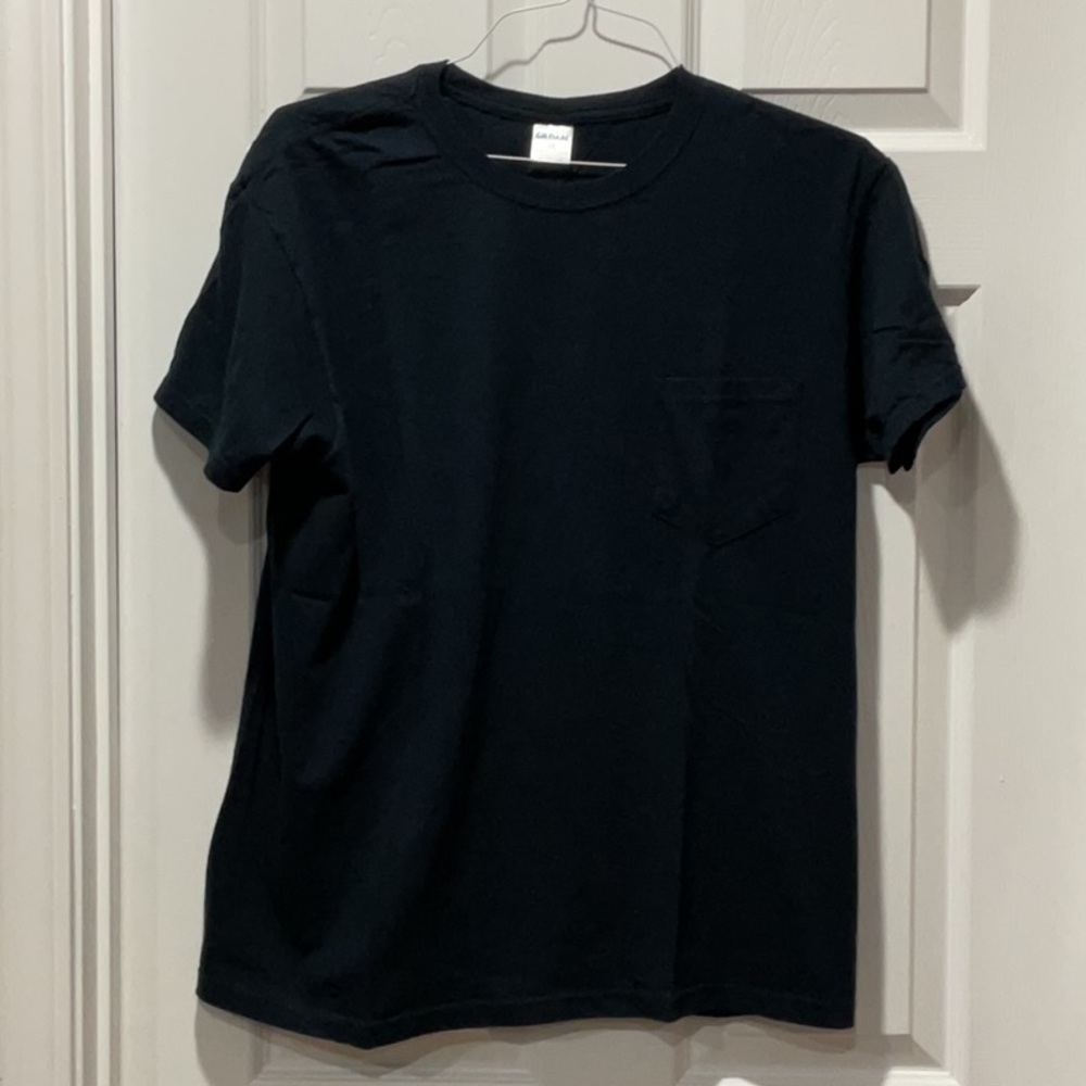 Black classic T-shirt with chest pocket men L